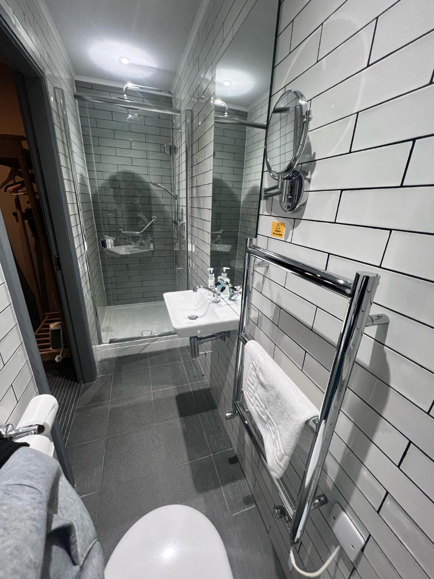 The New Hobbit Hotel Rooms Halifax Luaran gambar
